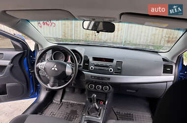 Седан Mitsubishi Lancer 2011 в 