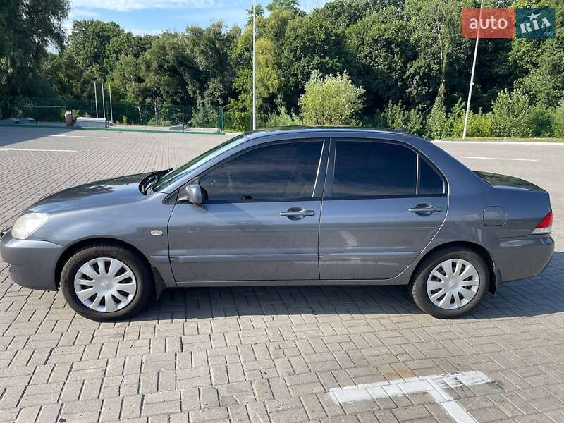 Седан Mitsubishi Lancer 2007 в Киеве