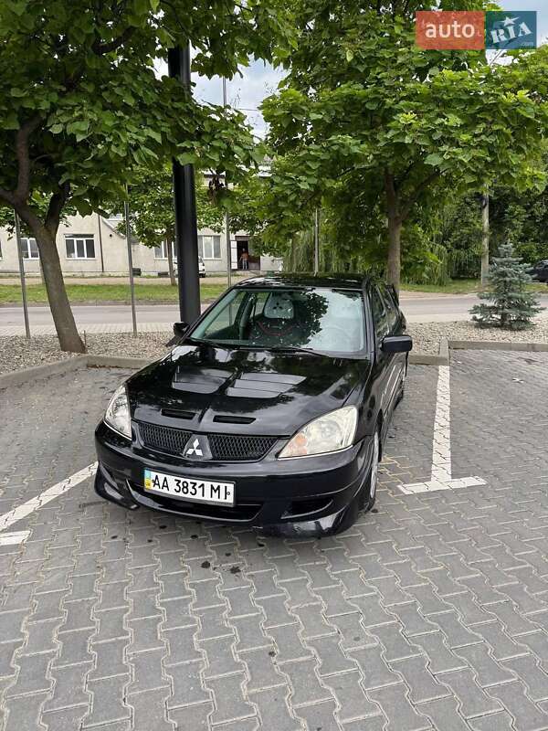 Седан Mitsubishi Lancer 2007 в Черновцах