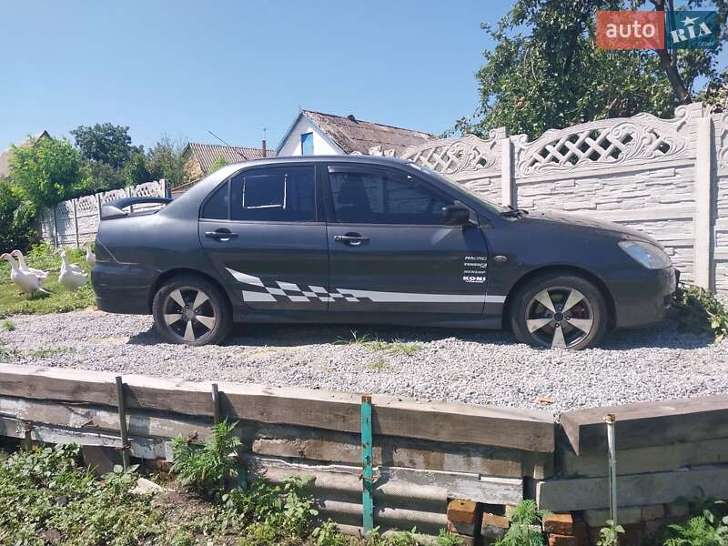 Седан Mitsubishi Lancer 2004 в 