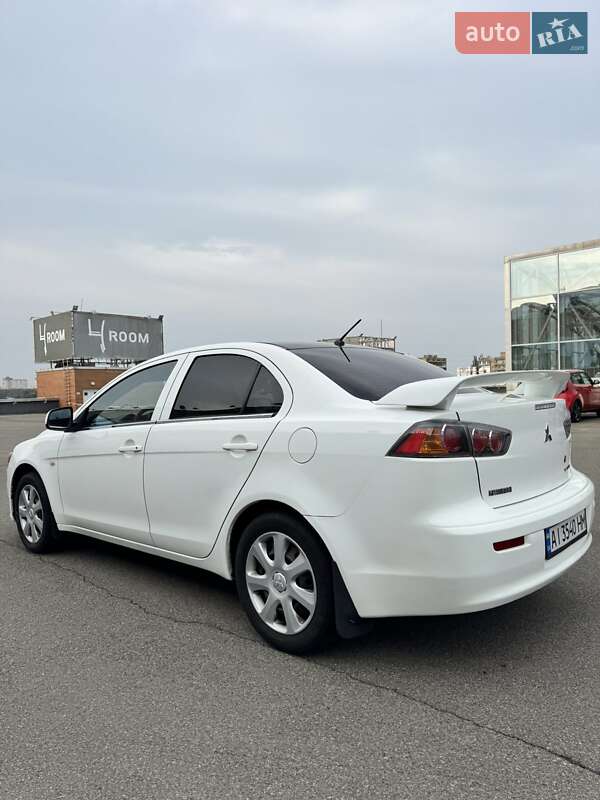 Седан Mitsubishi Lancer 2012 в Киеве