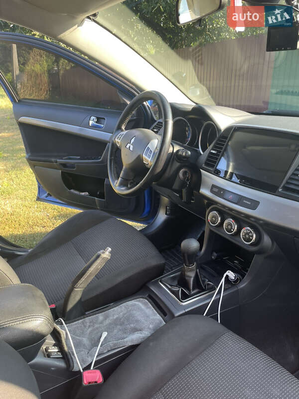 Хетчбек Mitsubishi Lancer 2010 в Гребінці