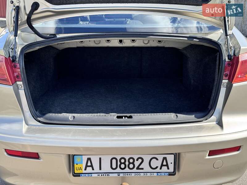 Седан Mitsubishi Lancer 2008 в Броварах