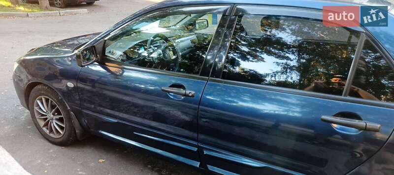 Седан Mitsubishi Lancer 2003 в Києві