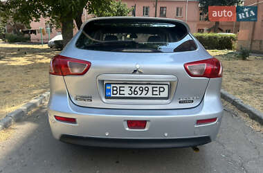 Хэтчбек Mitsubishi Lancer 2011 в 