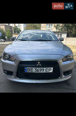 Хэтчбек Mitsubishi Lancer 2011 в 