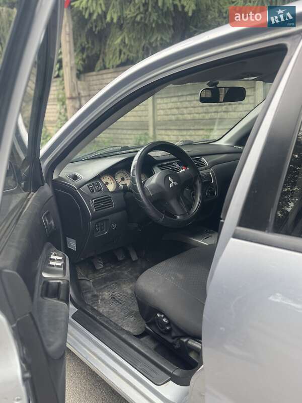 Седан Mitsubishi Lancer 2006 в Виннице