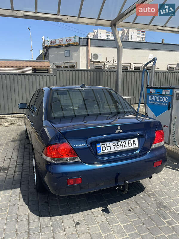 Седан Mitsubishi Lancer 2004 в Одессе