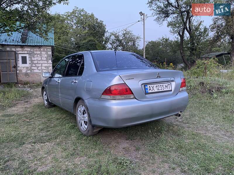 Седан Mitsubishi Lancer 2003 в Харькове