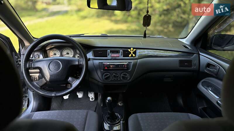 Седан Mitsubishi Lancer 2005 в Ужгороді
