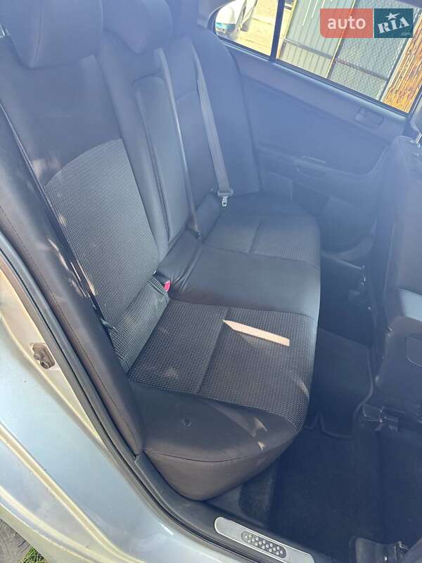 Седан Mitsubishi Lancer 2010 в Обухове