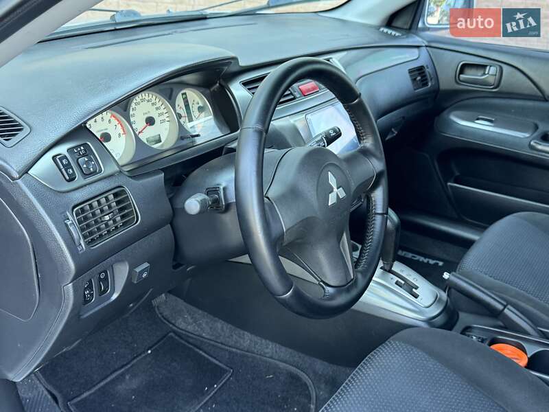 Седан Mitsubishi Lancer 2006 в Одессе