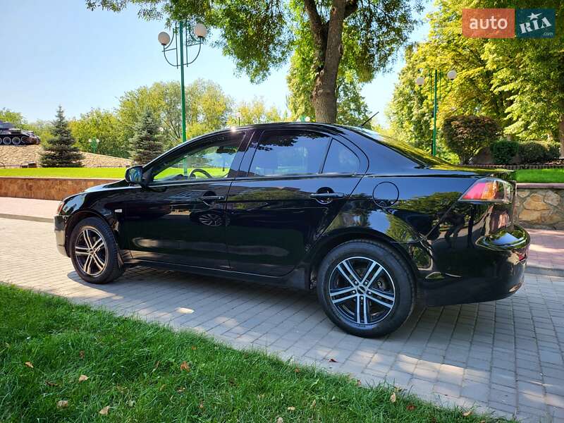 Седан Mitsubishi Lancer 2011 в Могилев-Подольске