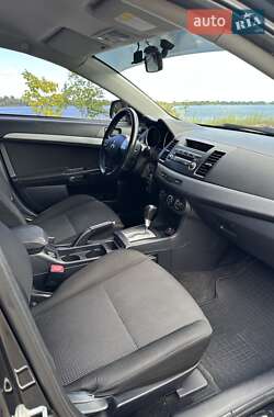 Седан Mitsubishi Lancer 2011 в 