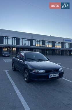 Седан Mitsubishi Lancer 1995 в Ровно