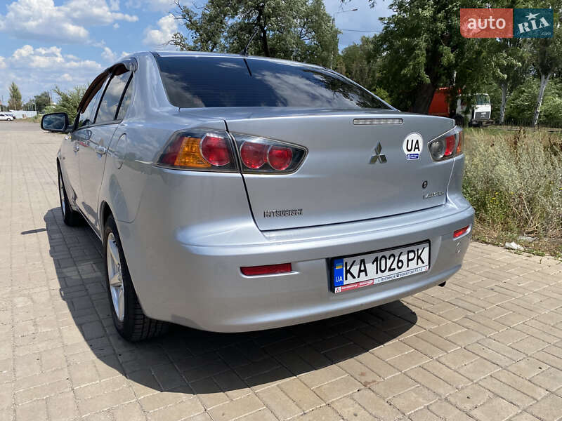 Седан Mitsubishi Lancer 2011 в Києві