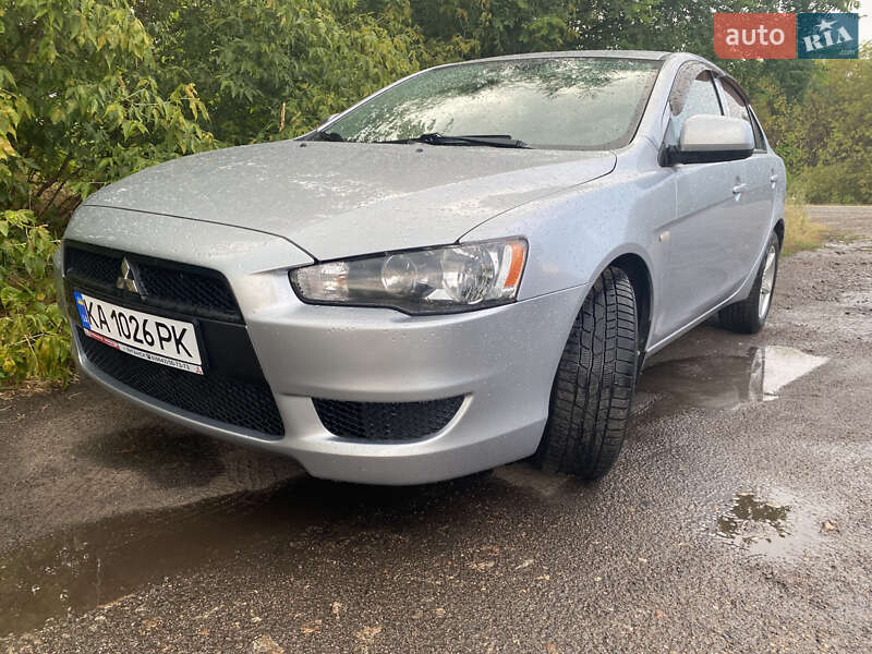 Седан Mitsubishi Lancer 2011 в Києві