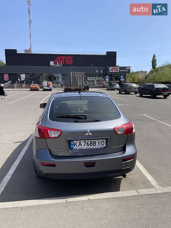 Хэтчбек Mitsubishi Lancer 2009 в Кривом Роге фото 4 Хэтчбек Mitsubishi Lancer 2009 в Кривом Роге