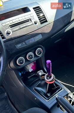 Хетчбек Mitsubishi Lancer 2009 в Чернівцях