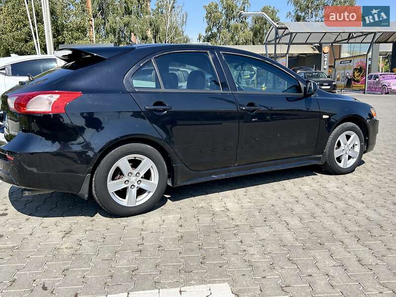 Хетчбек Mitsubishi Lancer 2009 в Чернівцях