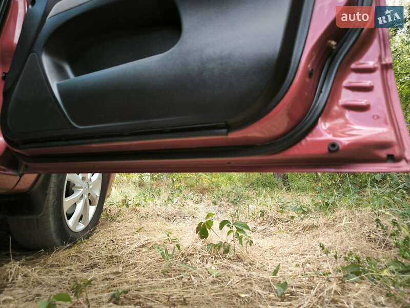 Седан Mitsubishi Lancer 2004 в Днепре