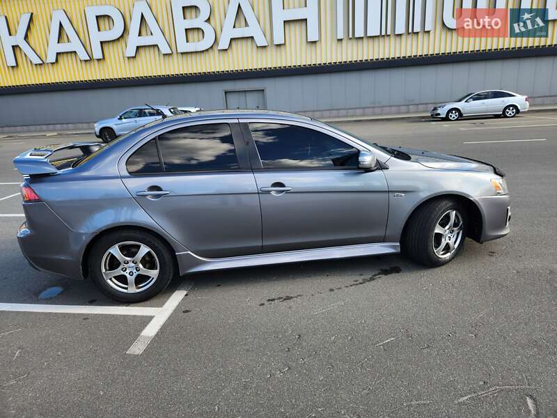 Седан Mitsubishi Lancer 2017 в Киеве