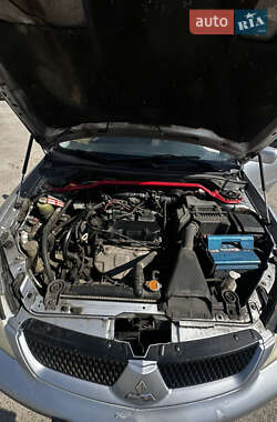 Седан Mitsubishi Lancer 2004 в 