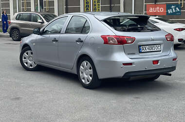Хэтчбек Mitsubishi Lancer 2011 в 