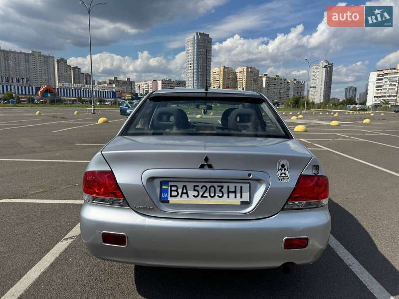 Седан Mitsubishi Lancer 2007 в Киеве