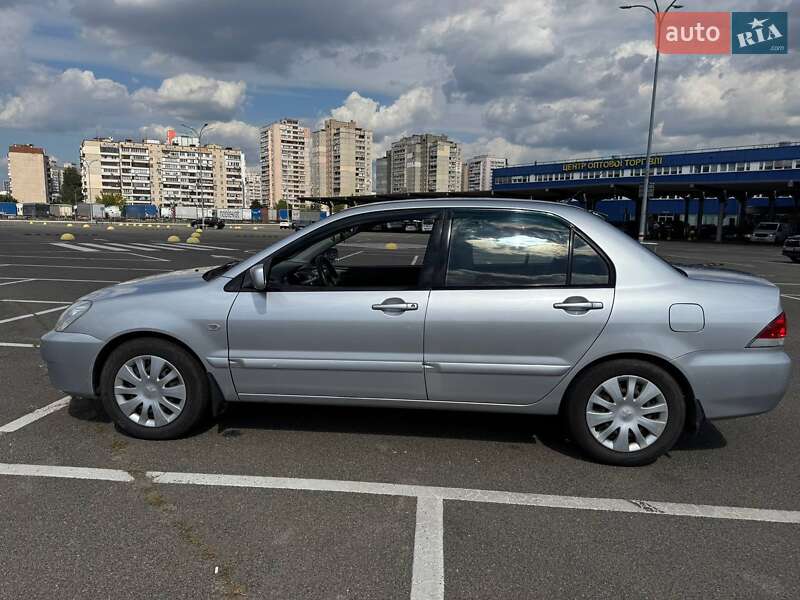 Седан Mitsubishi Lancer 2007 в Киеве
