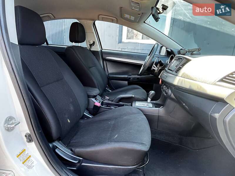 Седан Mitsubishi Lancer 2014 в Киеве