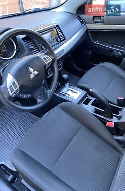Седан Mitsubishi Lancer 2015 в 