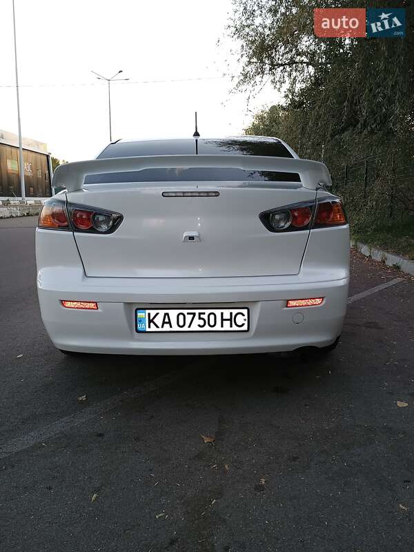 Седан Mitsubishi Lancer 2017 в Києві