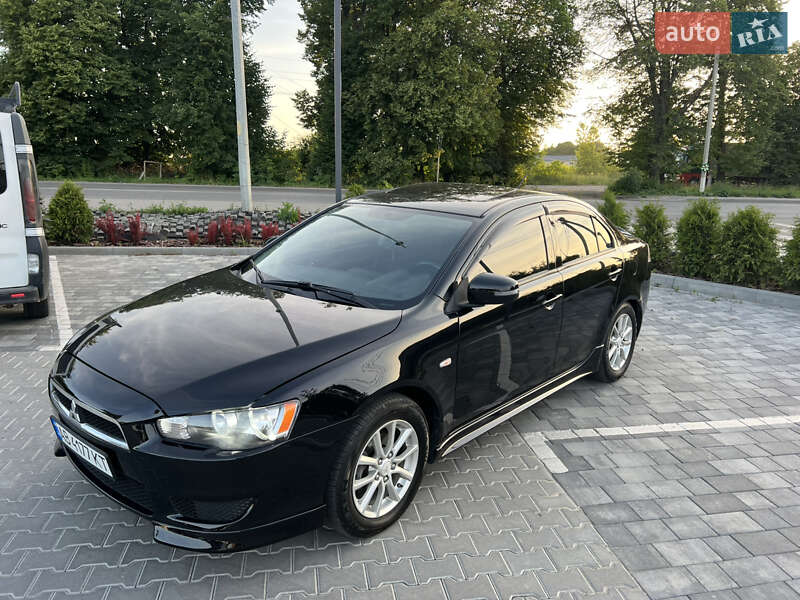 Седан Mitsubishi Lancer 2015 в Виннице