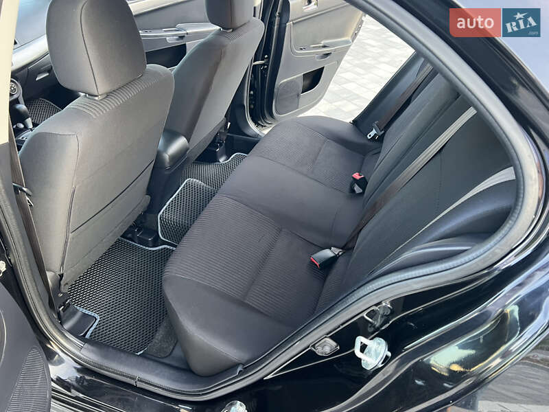 Седан Mitsubishi Lancer 2015 в Виннице