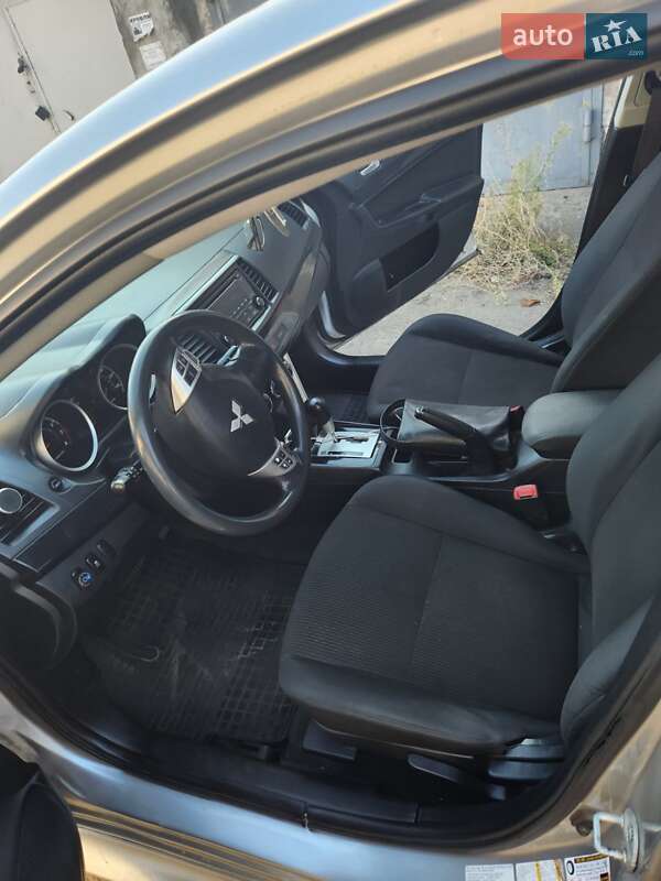 Седан Mitsubishi Lancer 2016 в Києві