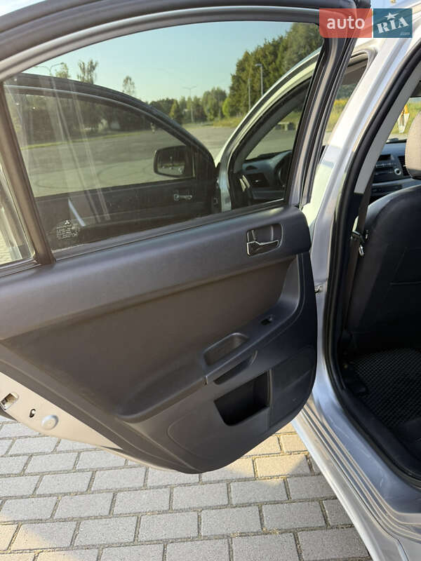 Седан Mitsubishi Lancer 2008 в Львове