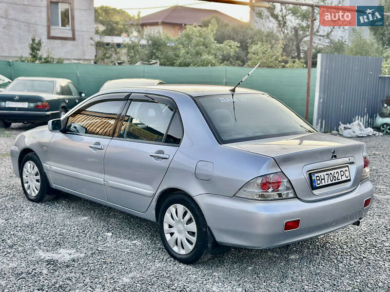 Седан Mitsubishi Lancer 2005 в Одессе