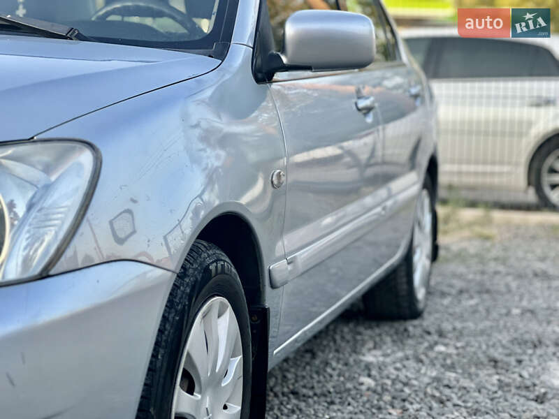 Седан Mitsubishi Lancer 2005 в Одессе
