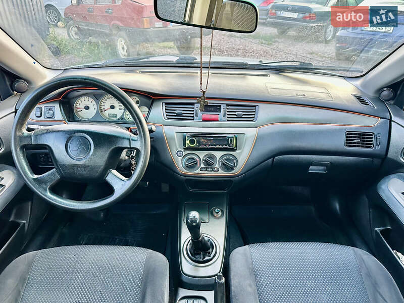 Седан Mitsubishi Lancer 2005 в Одессе