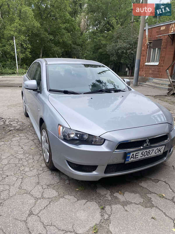 Седан Mitsubishi Lancer 2015 в Дніпрі