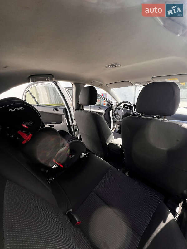 Седан Mitsubishi Lancer 2008 в Вишневом