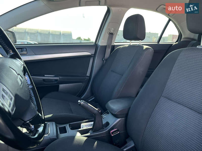 Седан Mitsubishi Lancer 2008 в Черкасах