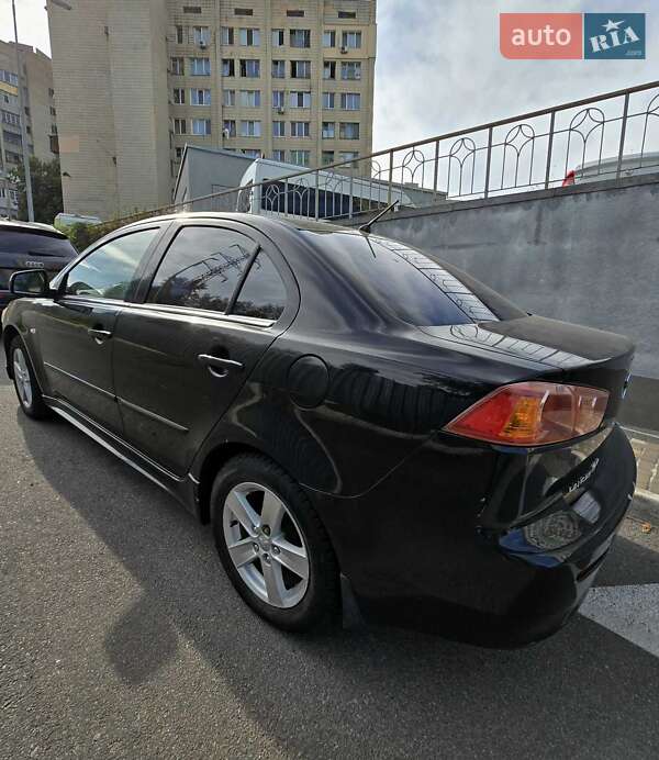 Седан Mitsubishi Lancer 2008 в Киеве