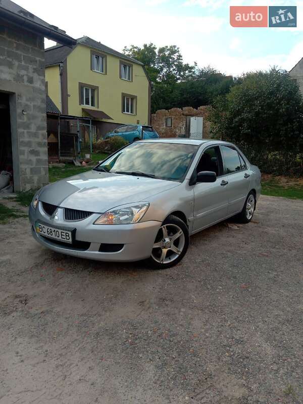 Седан Mitsubishi Lancer 2004 в Львові фото 7 Седан Mitsubishi Lancer 2004 в Львові