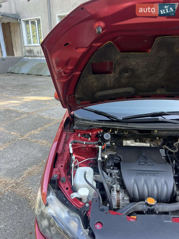 Седан Mitsubishi Lancer 2010 в Чернівцях