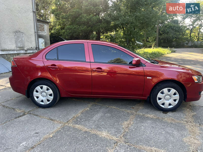 Седан Mitsubishi Lancer 2010 в Чернівцях