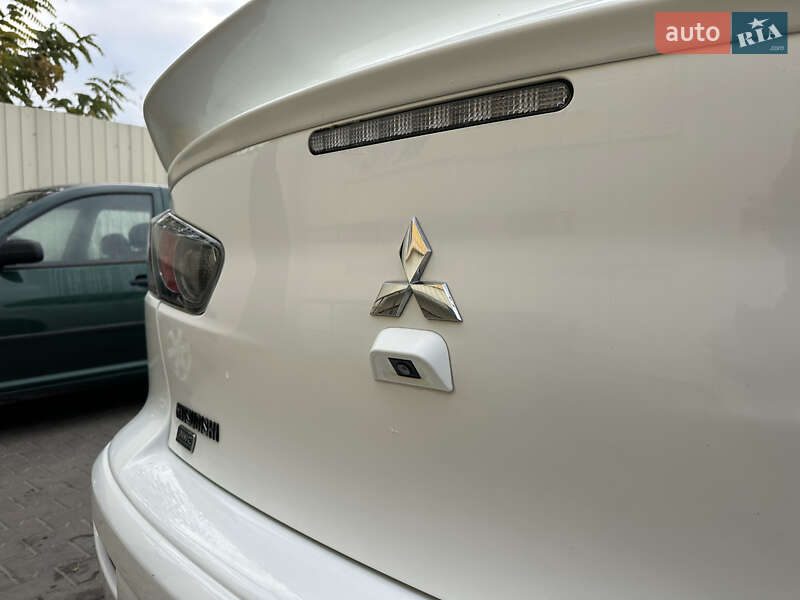 Седан Mitsubishi Lancer 2015 в Одесі