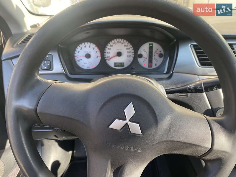 Седан Mitsubishi Lancer 2008 в Киеве