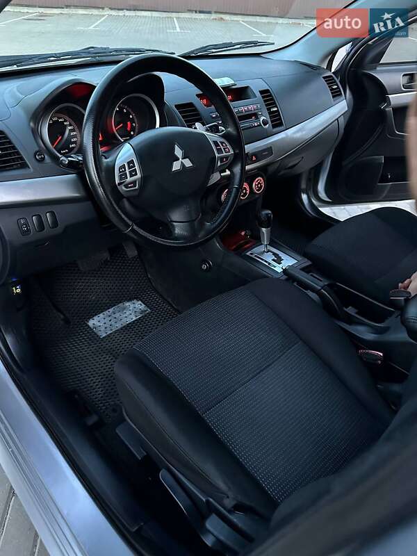 Хэтчбек Mitsubishi Lancer 2009 в Черкассах